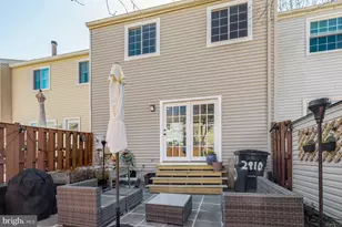 2910 Bridgehampton Ct, Falls Church, VA 22042 - Photo 41