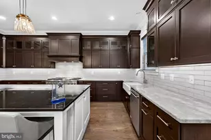 1105 Lakewood Dr SW, Vienna, VA 22180 - Photo 33