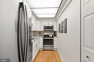 7651 Tremayne Pl, McLean, VA 22102 - Photo 5