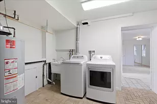 2122 Statute Ln, Vienna, VA 22181 - Photo 41