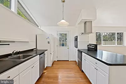 6713 Old Chesterbrook Road, McLean, VA 22101 - Photo 19