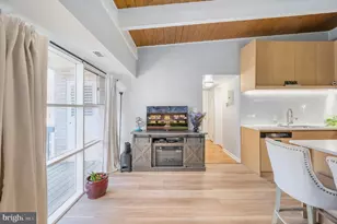 7747 Donnybrook Ct, Annandale, VA 22003 - Photo 9