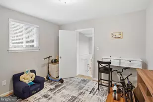 8802 Parliament Dr, Springfield, VA 22151 - Photo 17