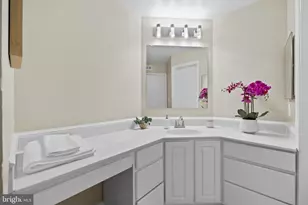 12165 Penderview Terrace, Fairfax, VA 22033 - Photo 13