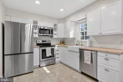 5769 Heritage Hill Drive, Alexandria, VA 22310 - Photo 9