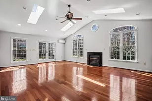 2126 Docket Ln, Vienna, VA 22181 - Photo 19