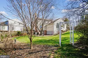 2126 Docket Ln, Vienna, VA 22181 - Photo 51