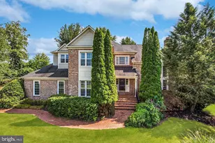 10009 Thompson Ridge Ct, Great Falls, VA 22066 - Photo 1