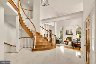 10009 Thompson Ridge Ct, Great Falls, VA 22066 - Photo 3