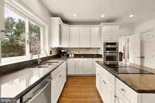 10009 Thompson Ridge Ct, Great Falls, VA 22066 - Photo 15