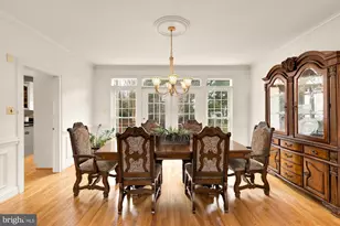 10009 Thompson Ridge Ct, Great Falls, VA 22066 - Photo 9