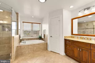 10009 Thompson Ridge Ct, Great Falls, VA 22066 - Photo 37