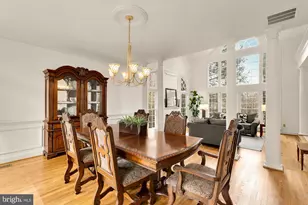 10009 Thompson Ridge Ct, Great Falls, VA 22066 - Photo 11