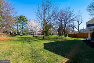 412 Magnolia Ct, Herndon, VA 20170 - Photo 5