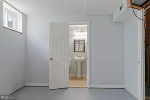 412 Magnolia Ct, Herndon, VA 20170 - Photo 41