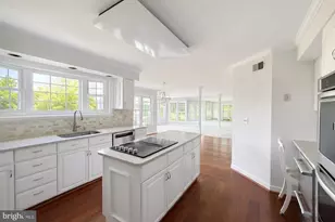 6181 Snowhill Ct, Centreville, VA 20120 - Photo 11