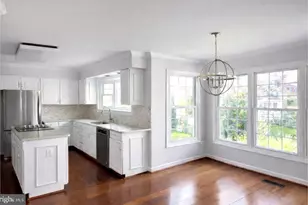 6181 Snowhill Ct, Centreville, VA 20120 - Photo 13