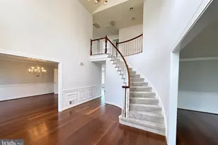 6181 Snowhill Ct, Centreville, VA 20120 - Photo 3