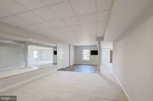 6181 Snowhill Ct, Centreville, VA 20120 - Photo 35