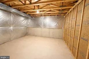 6181 Snowhill Ct, Centreville, VA 20120 - Photo 43