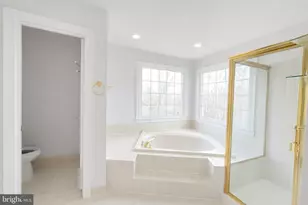 6181 Snowhill Ct, Centreville, VA 20120 - Photo 27