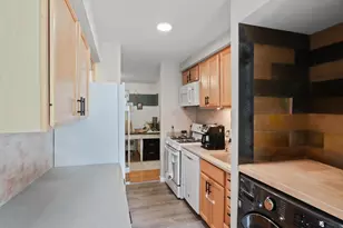 11232 Chestnut Grove Square, Reston, VA 20190 - Photo 9