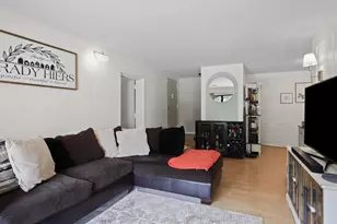 11232 Chestnut Grove Square, Reston, VA 20190 - Photo 3