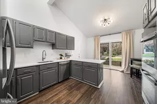 7805 Wendy Ridge Ln, Annandale, VA 22003 - Photo 19