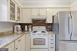 8222 Carrleigh Pkwy, Springfield, VA 22152 - Photo 13