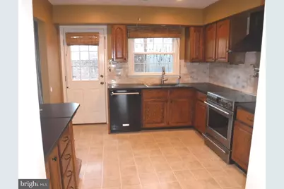 8519 Forrester Boulevard, Springfield, VA 22152 - Photo 7