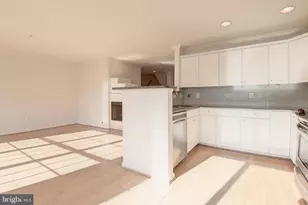 1984 Crescent Park Dr, Reston, VA 20190 - Photo 17