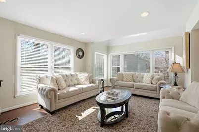 721 Upham Place NW, Vienna, VA 22180 - Photo 3