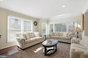 721 Upham Pl NW, Vienna, VA 22180 - Photo 3