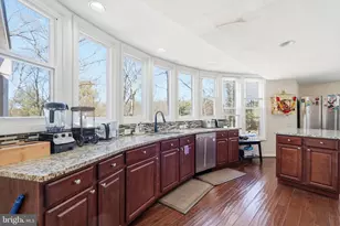 721 Upham Pl NW, Vienna, VA 22180 - Photo 9