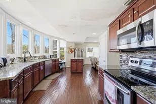 721 Upham Pl NW, Vienna, VA 22180 - Photo 11