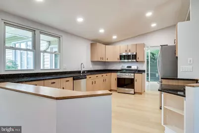 6525 Byrnes Drive, McLean, VA 22101 - Photo 3