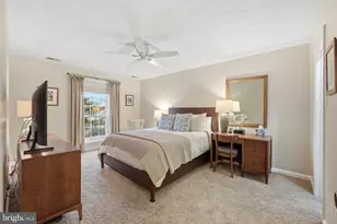 10024 Oakton Terrace Rd, Oakton, VA 22124 - Photo 15