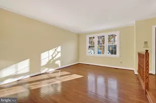 5880 Woodfield Estates Dr, Alexandria, VA 22310 - Photo 3