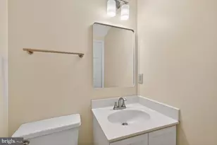 5880 Woodfield Estates Dr, Alexandria, VA 22310 - Photo 23