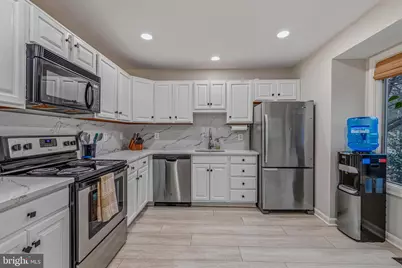 12541 N Lake Court, Fairfax, VA 22033 - Photo 5