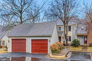 12541 N Lake Ct, Fairfax, VA 22033 - Photo 3