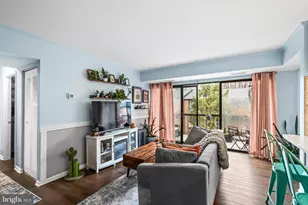 9704 Kingsbridge Dr, Fairfax, VA 22031 - Photo 11