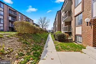 9710 Kingsbridge Dr, Fairfax, VA 22031 - Photo 3