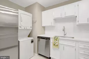 5902 Mt Eagle Dr, Alexandria, VA 22303 - Photo 15