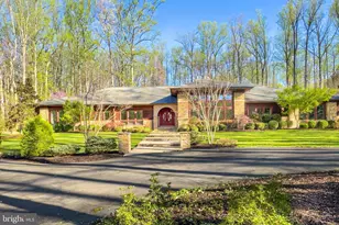 11568 Lilting Ln, Fairfax Station, VA 22039 - Photo 3