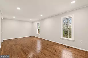 8219 Doctor Craik Ct, Alexandria, VA 22306 - Photo 9