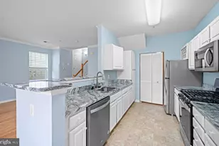 13121 Marcey Creek Rd, Herndon, VA 20171 - Photo 7