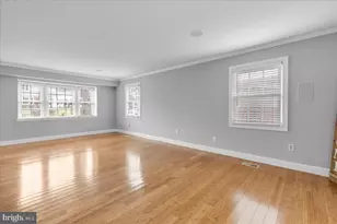 13113 Madonna Ln, Fairfax, VA 22033 - Photo 9