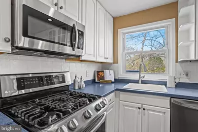 6708 Portree Court, Springfield, VA 22152 - Photo 5