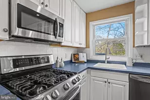 6708 Portree Ct, Springfield, VA 22152 - Photo 5